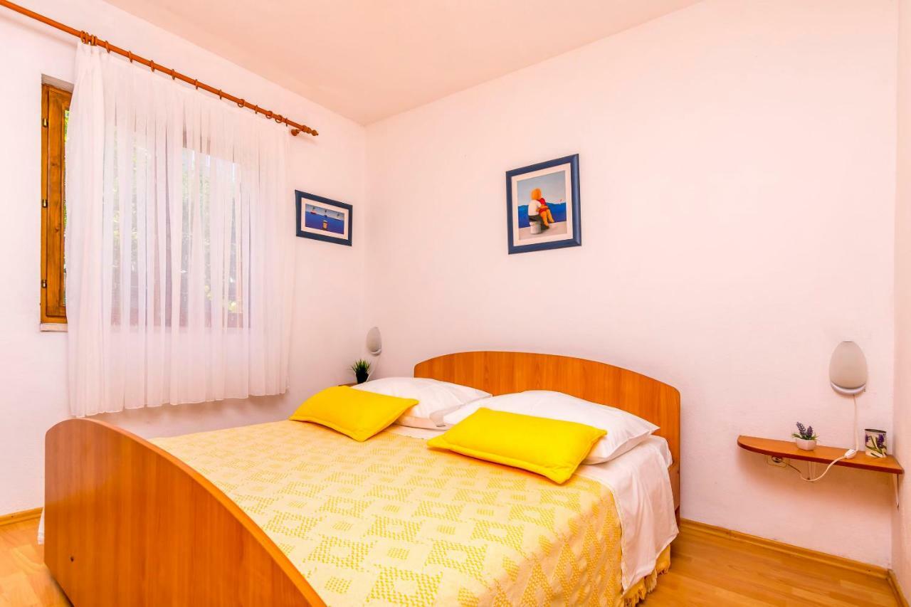 Apartments Bozo Razanj Luaran gambar