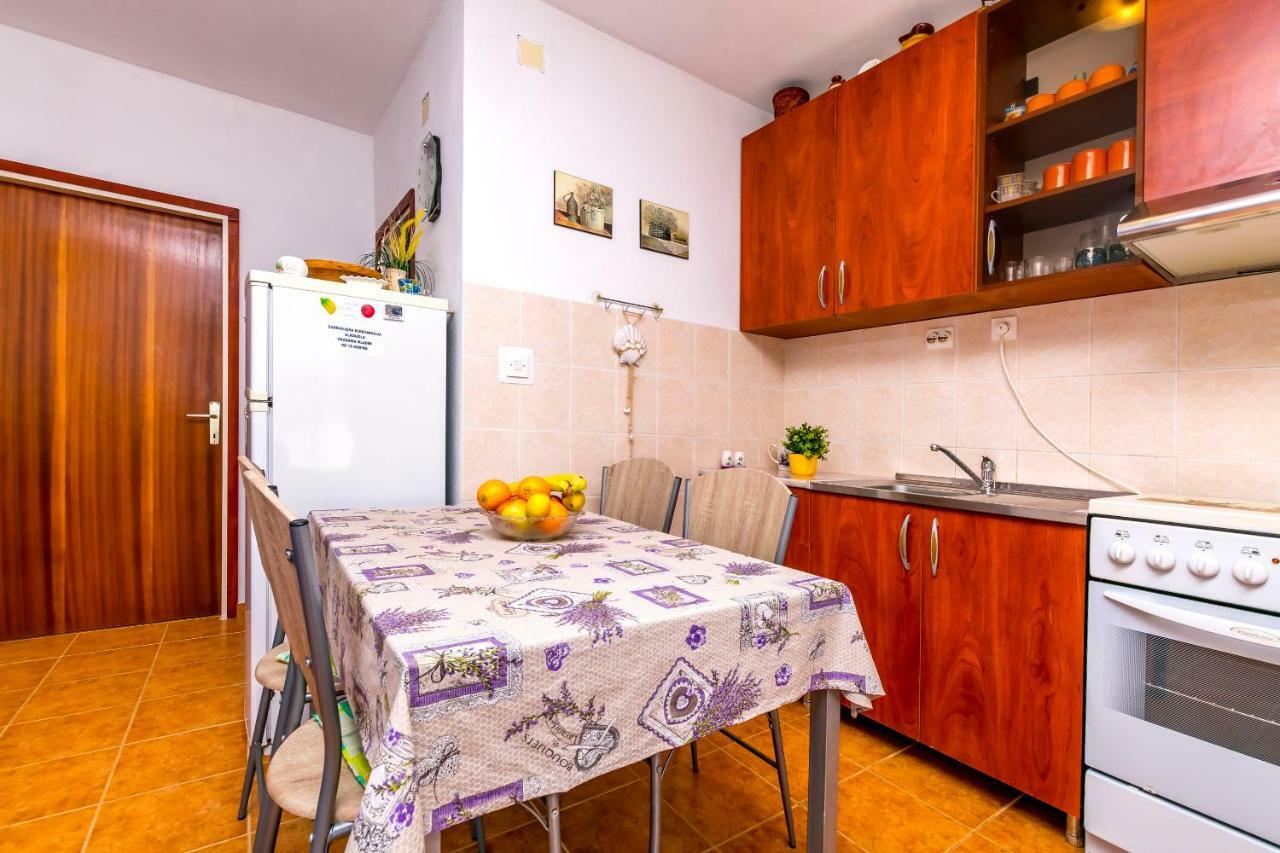 Apartments Bozo Razanj Luaran gambar