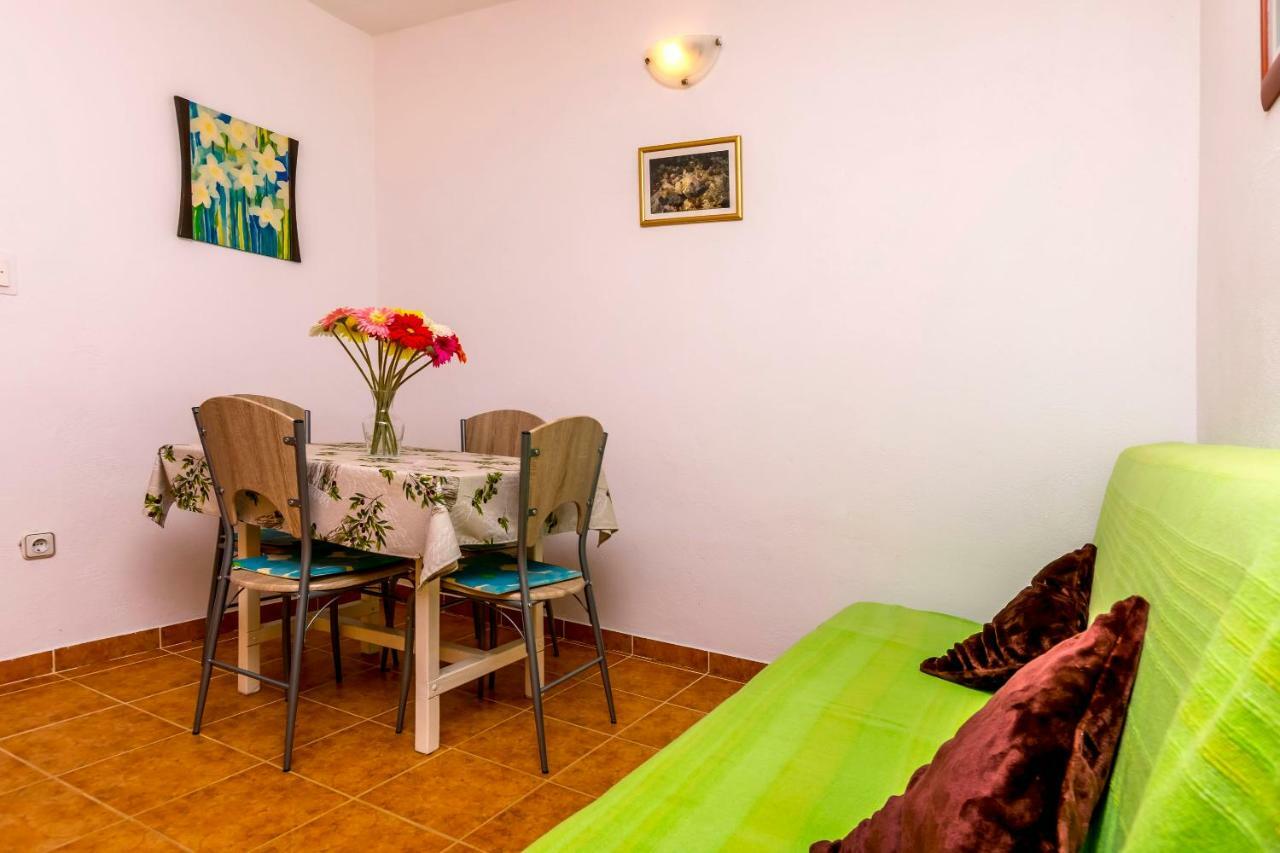 Apartments Bozo Razanj Luaran gambar