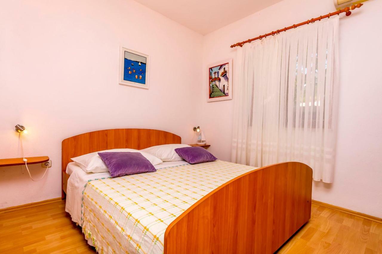 Apartments Bozo Razanj Luaran gambar