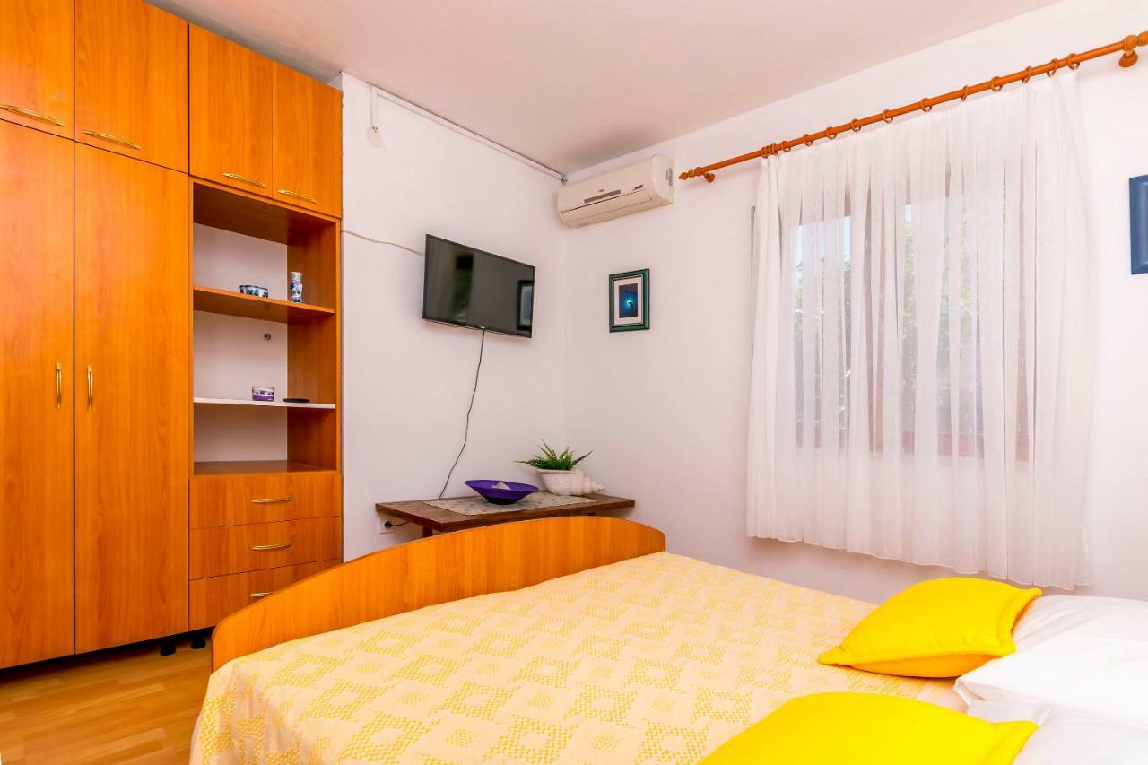 Apartments Bozo Razanj Luaran gambar