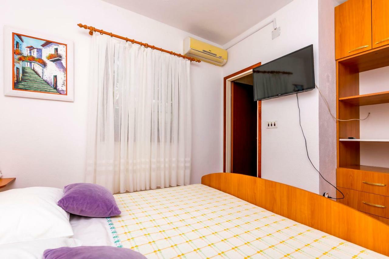 Apartments Bozo Razanj Luaran gambar